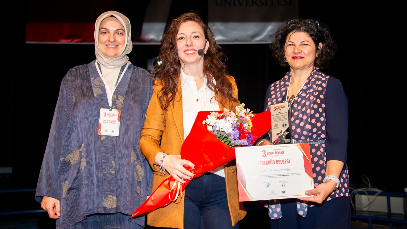 Genç diş hekimleri, 3. Ulusal Öğrenci Kongresi’nde bir araya geldi